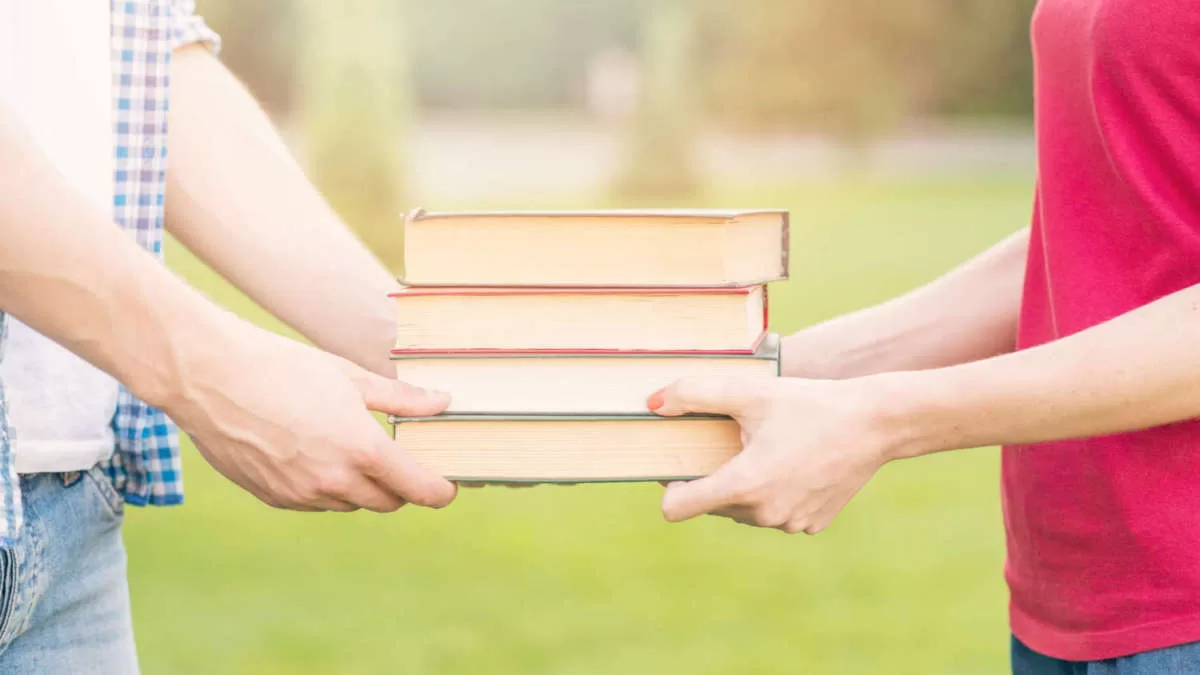 كتب فى العلاقات