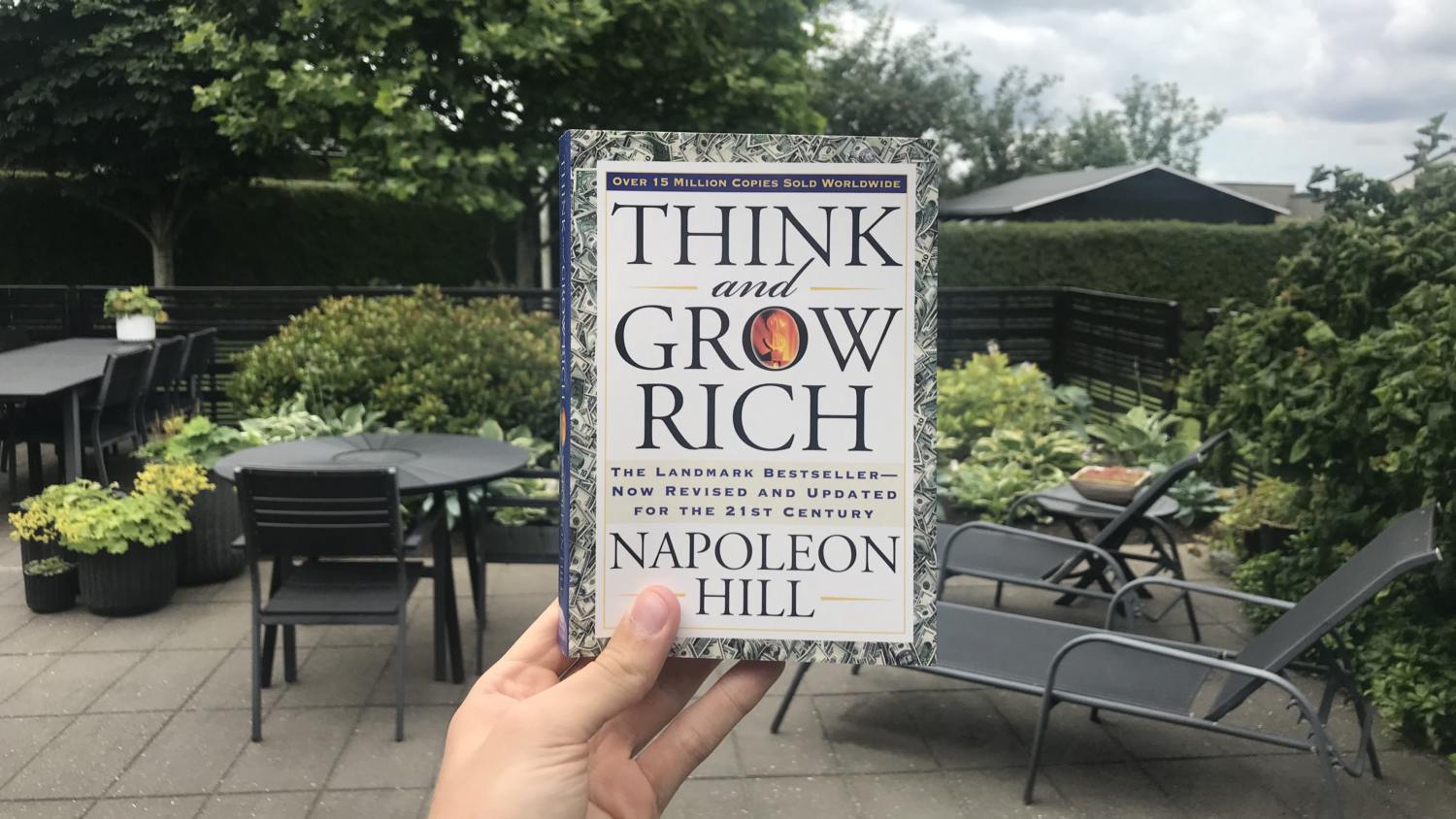كتاب فكر لتصبح ثريا نابليون هيل : الكتاب الذى صنع الأثرياء