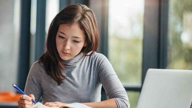 تحديد المستوى باللغة الانجليزية