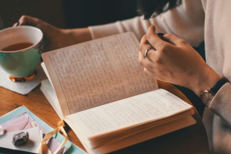 كتابات أدهم شرقاوي