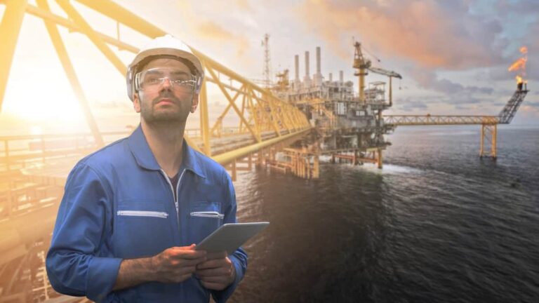 كلية هندسة البترول والتعدين
