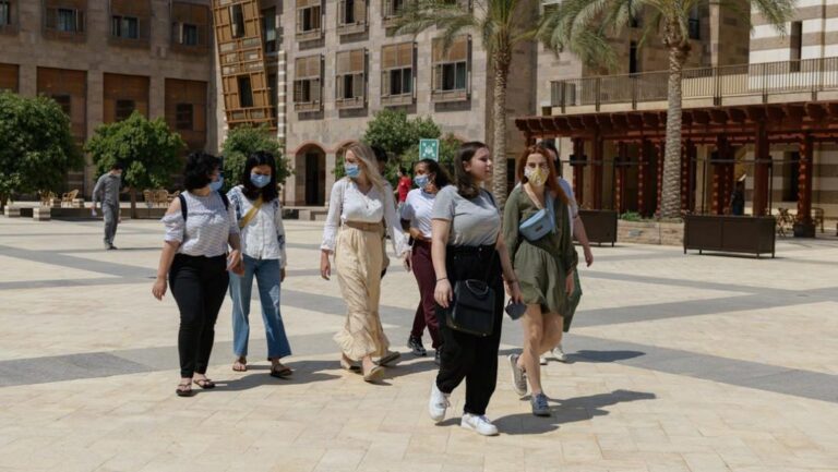 منحة يوسف جميل
