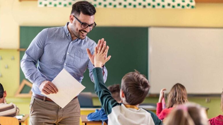 تعزيز التفاعل الطلابي في المدرسة