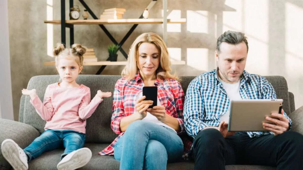 العلاقات الأسرية في العصر الرقمي